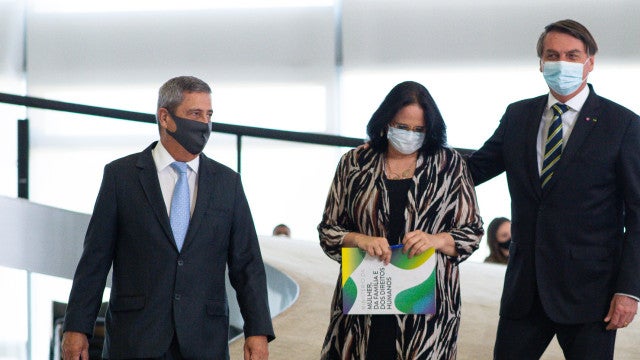 PT vê genocídio contra yanomamis e acusa Bolsonaro e Damares, que negam omissão