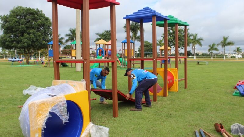 Prefeitura inicia instalação de 5 novos parquinhos em Lucas do Rio Verde