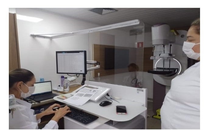 COM EXAMES DE MAMOGRAFIA CARRETA DO HOSPITAL DE AMOR CHEGA A COLÍDER PARA ATENDIMENTOS PREVENTIVOS CONTRA O CÂNCER NA MULHER