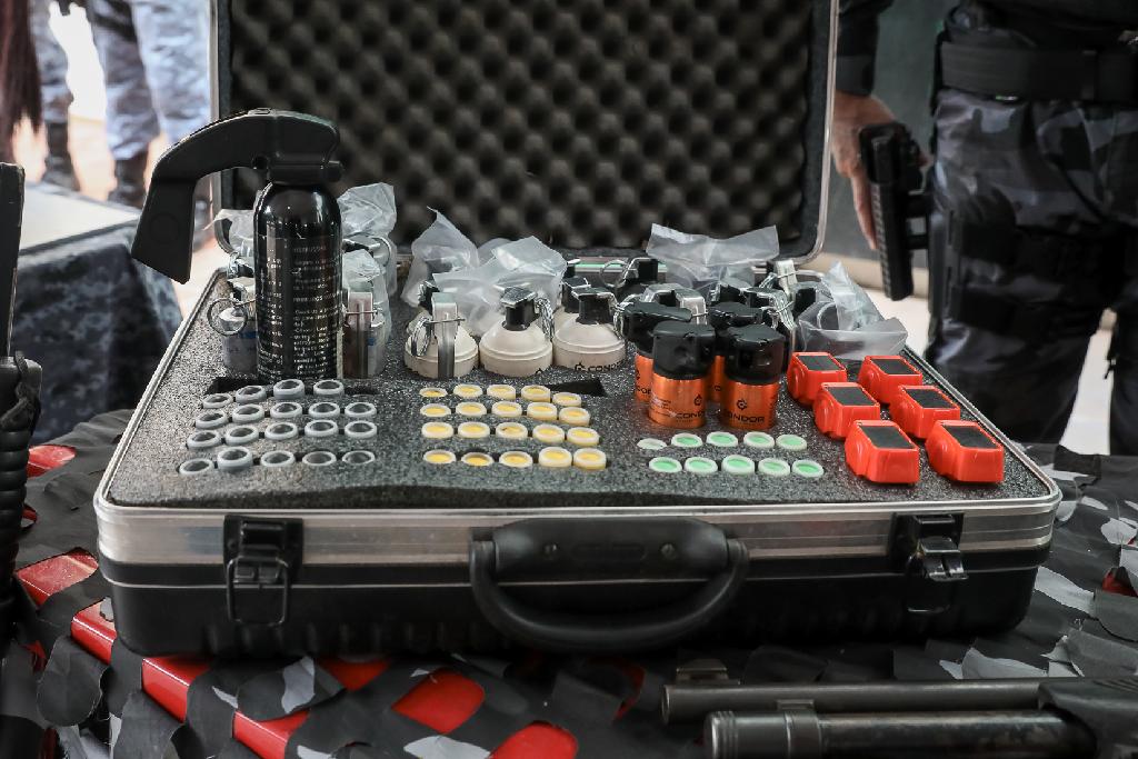 Governo de Mato Grosso entrega mais armamentos não letais para a Polícia Militar