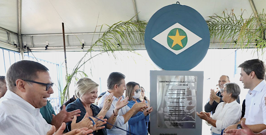 Mauro e três senadores inauguram escola estadual no Médio Norte