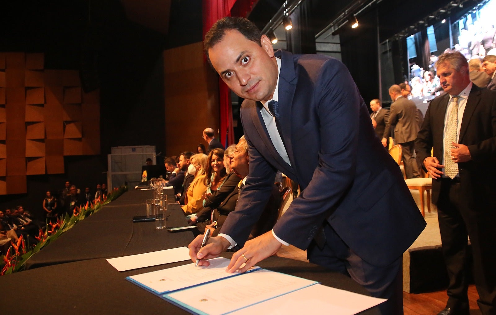 Diego Guimarães toma posse como deputado estadual