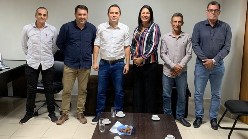 Presidente Valcimar lidera comitiva de vereadores em busca de recursos