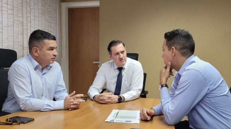 Deputado se reúne com secretário de segurança e conhece programa Vigia Mais MT