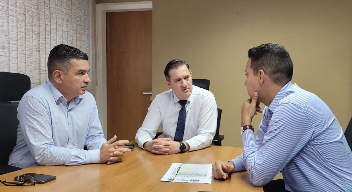 Deputado se reúne com secretário de segurança e conhece programa Vigia Mais MT