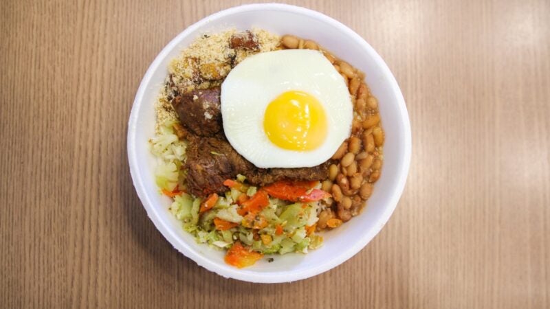 Sistema Fecomércio-MT atende militares com refeições do Restaurante do Comerciário