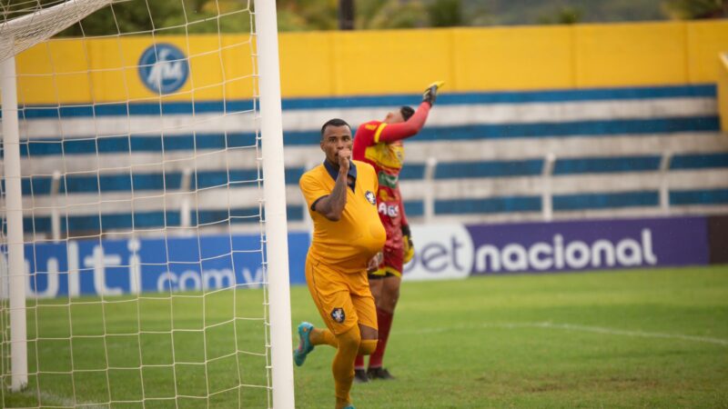 De olho em estadual e Copa do Brasil, Matheus Serafim celebra tempo até ‘próximas batalhas’ do Retrô