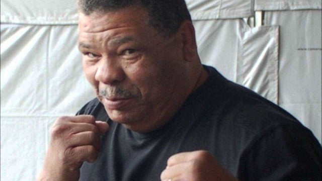 Série relata carreira de Maguila e detalha nocaute para Holyfield