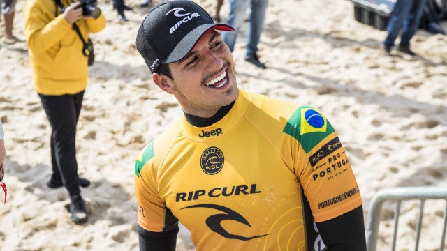 Filipinho vence americano de virada no fim e é campeão da etapa de Sunset Beach