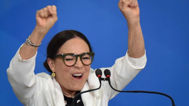 Regina Duarte faz post transfóbico e zomba de pessoas não binárias