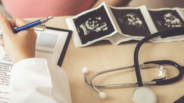 Relatos são de 30 meninas Yanomami grávidas de garimpeiros, diz secretário