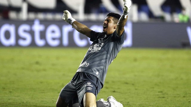 João Paulo admite frustração com novo tropeço do Santos: ‘Abala emocionalmente’