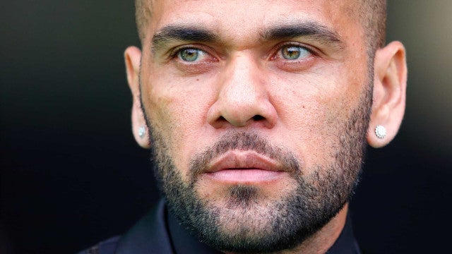 Daniel Alves disse que estava bêbado e não se lembra de nada, diz TV espanhola