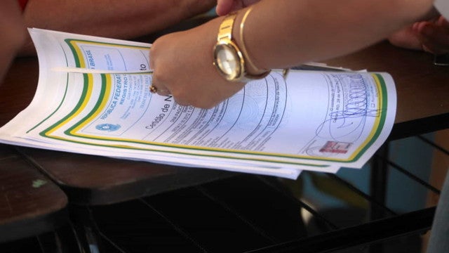 Cartórios passam a emitir autorizações online para viagens internacionais de menores