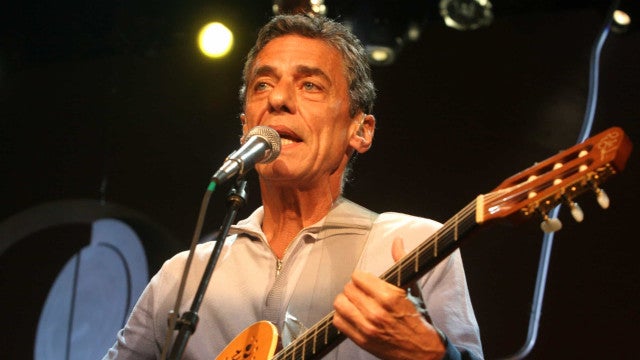 Lula vai dar a Chico Buarque prêmio que Bolsonaro se recusou a entregar