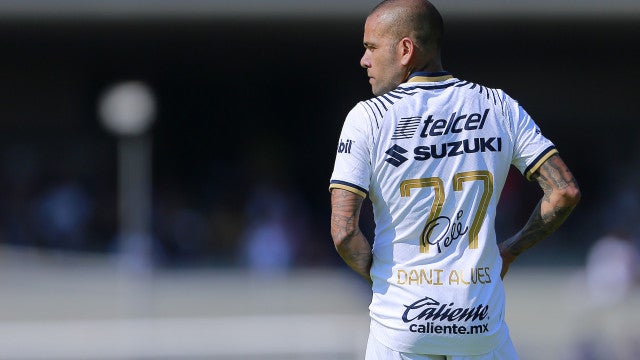 Dani Alves dá 4.ª versão. Já admite relação sexual com mulher que o acusa