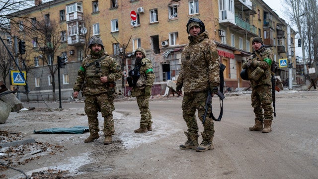 Com milhares de mortos e refugiados, guerra na Ucrânia completa um ano