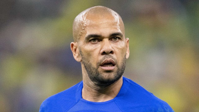 Daniel Alves pode ser condenado a até dez anos de prisão, diz jornal