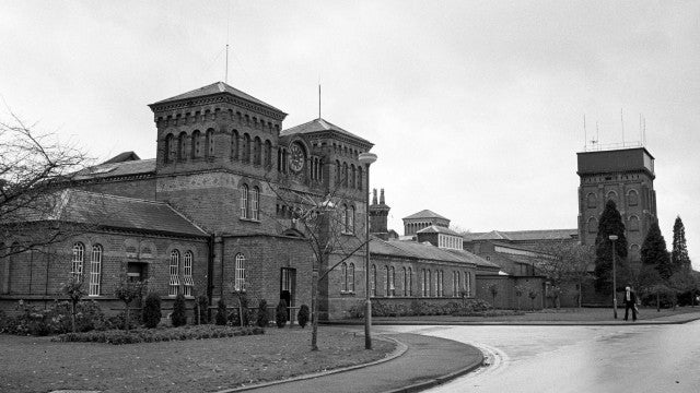 A história aterrorizante e assustadora do hospício Broadmoor e seus infames moradores