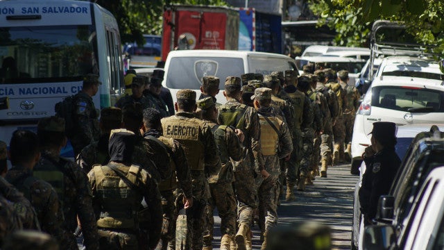 El Salvador dobra capacidade prisional com megaprisão para 40 mil detentos