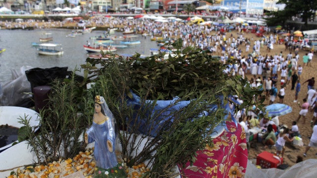 Salvador retoma festa no Rio Vermelho e renova devoção a Iemanjá
