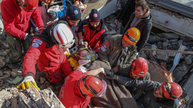 Terremoto na Turquia e na Síria pode afetar 23 milhões, diz OMS; mortes sobem a 5.000