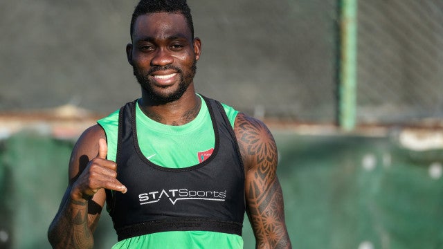 Ex-jogador do Chelsea é resgatado vivo de escombros após terremoto na Turquia