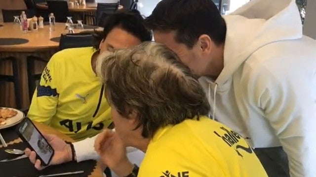 Criança retirada com vida dos escombros na Turquia conhece Jorge Jesus