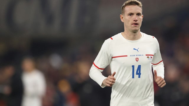 Não quero mais me esconder, diz meia da seleção tcheca ao dizer que é homossexual