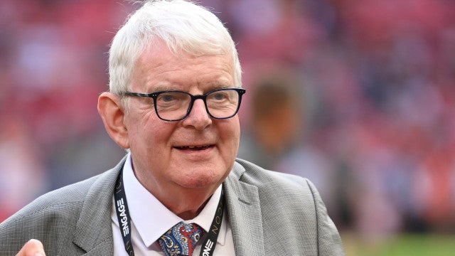 Narrador do FIFA morre dormindo aos 77 anos