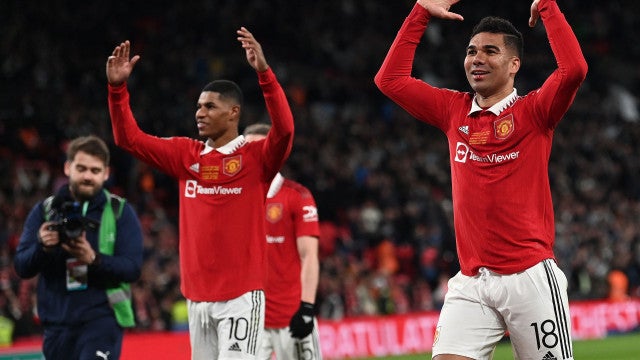 Casemiro marca, Manchester United bate Newcastle e conquista Copa da Liga Inglesa