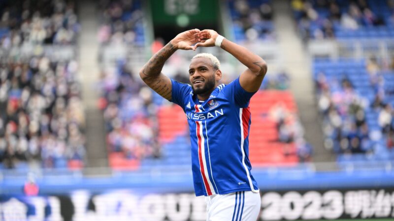 Em segunda temporada no atual campeão japonês, Anderson Lopes mantém números expressivos no Yokohama Marinos e garante: “Podemos ganhar todos os títulos”