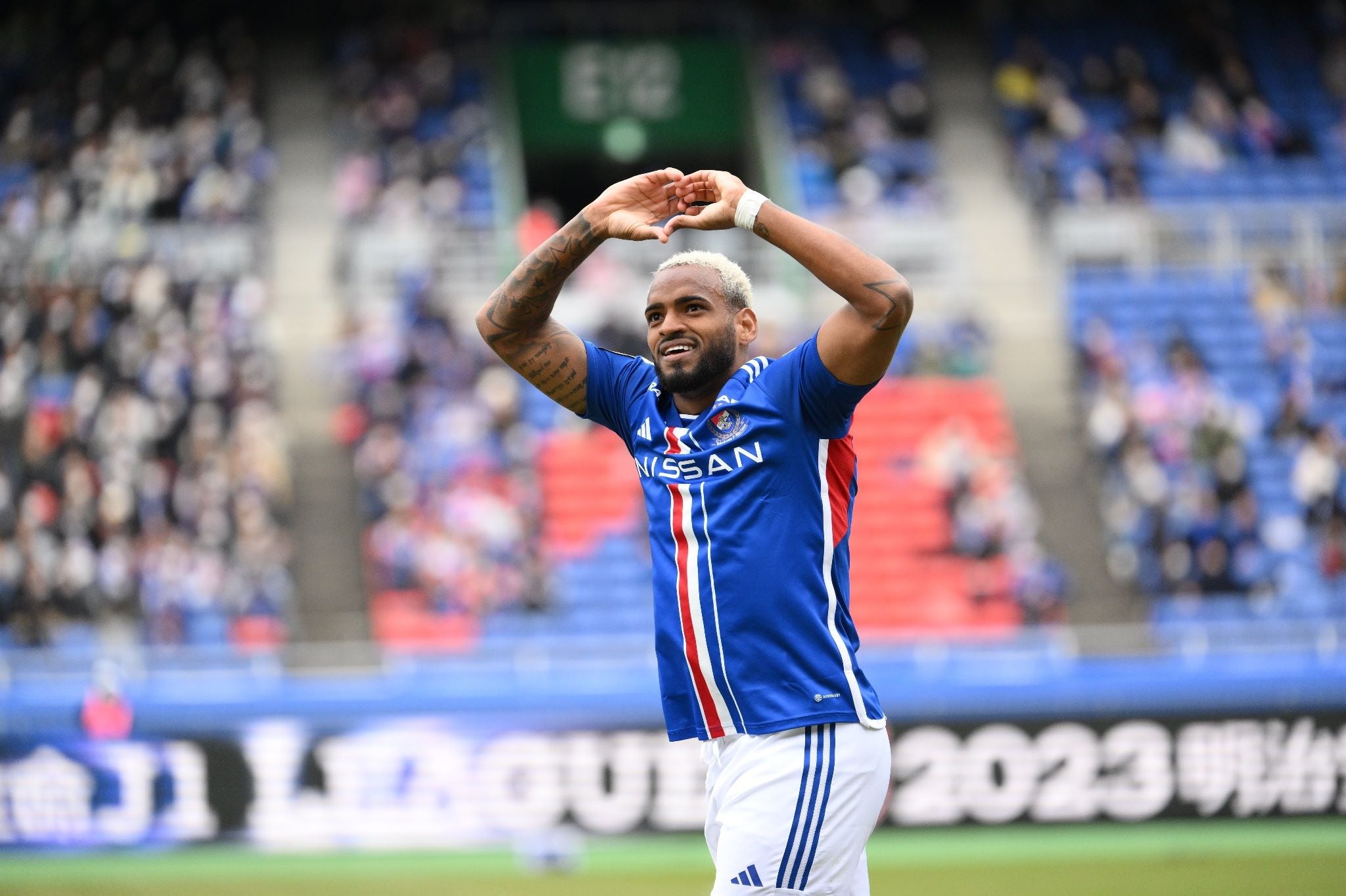 Em segunda temporada no atual campeão japonês, Anderson Lopes mantém números expressivos no Yokohama Marinos e garante: “Podemos ganhar todos os títulos”
