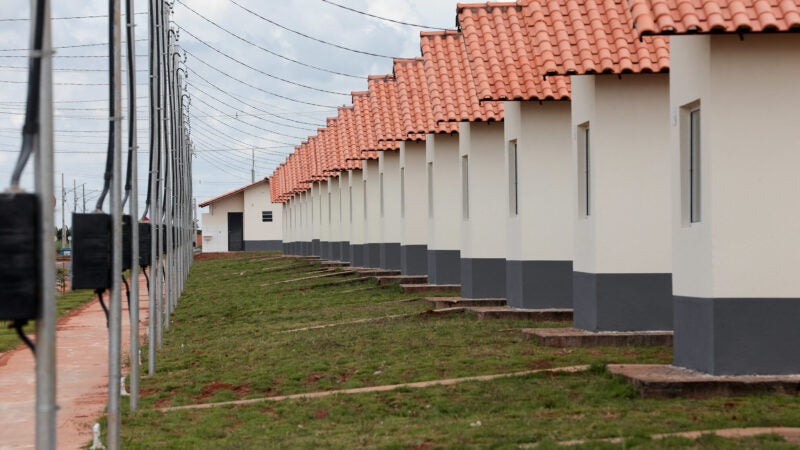 Seis municípios iniciam a construção das casas de programa de habitação em Mato Grosso
