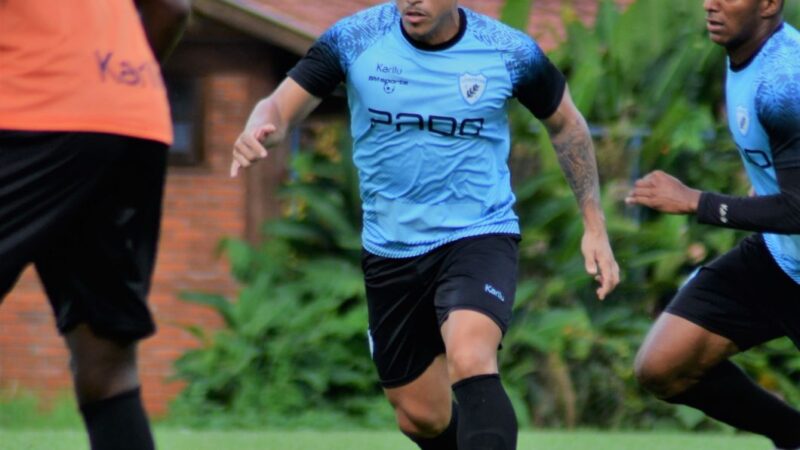 Com gol marcado em jogo-treino, Lucas de Sá valoriza primeiros treinos de Alexandre Gallo no Londrina e revela objetivo na Série B