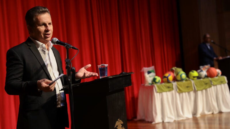 Governo de MT entrega kits esportivos e apresenta planejamento de 2023 para o setor