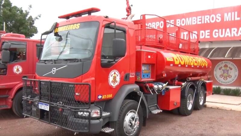 Guarantã: prefeito doa terreno para construir quartel dos bombeiros e governo entrega caminhão