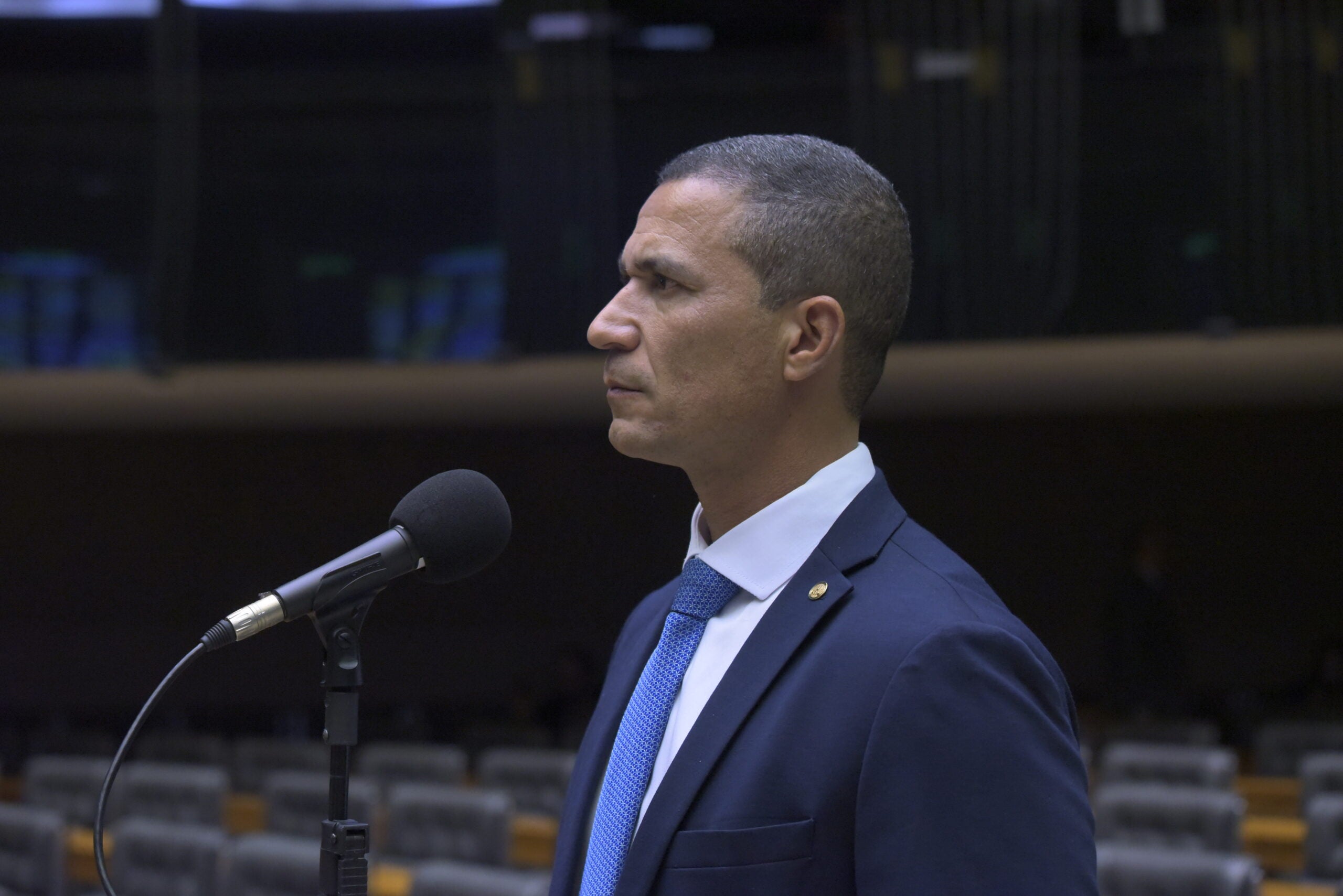 Coronel Assis defende CACs e clube de tiros em reunião da comissão de Segurança Pública com o ministro Flávio Dino