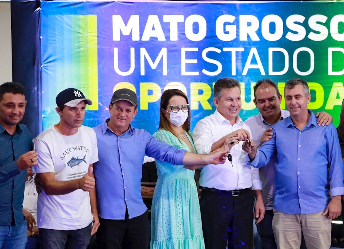 Governador entrega 159 maquinários para fortalecer agricultura familiar em 70 municípios; assista