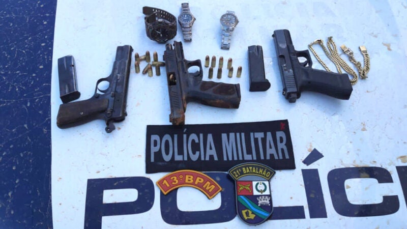 Três acusados de roubo morrem em troca de tiros com a PM