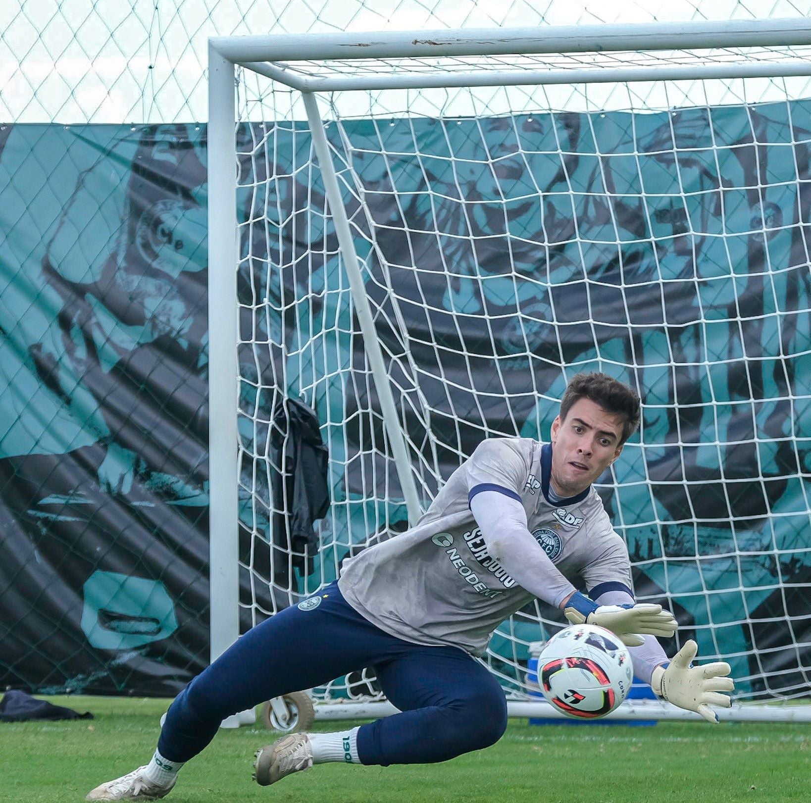 Rumo ao seu sétimo Brasileirão, goleiro Luan Polli avalia preparação do Coritiba antes de estreia na Série A