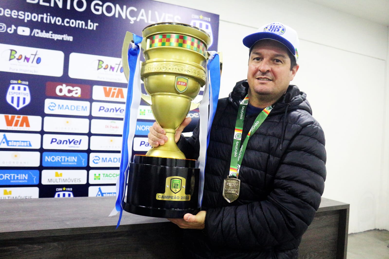 Com histórico de títulos e acessos, técnico Carlos Moraes encerra passagem pelo Esportivo e mira sequência da temporada