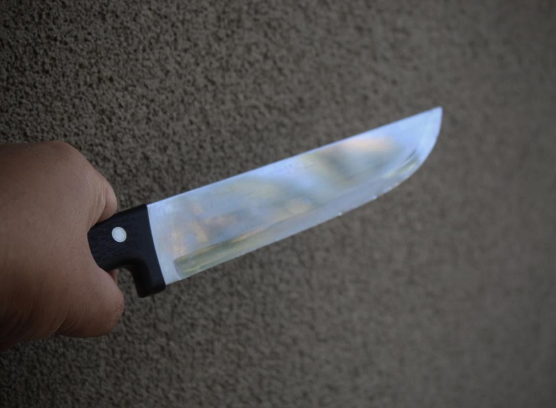 Mulher esfaqueia homem que não pagou ‘programa sexual’