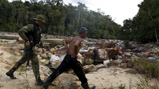 PF mira suspeitos de exploração sexual de meninas em área de garimpo ilegal