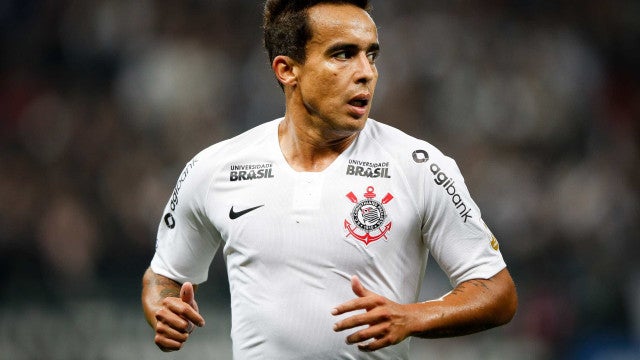 Adson exalta trabalhos da semana e vê Corinthians pronto para ‘fazer grande jogo’
