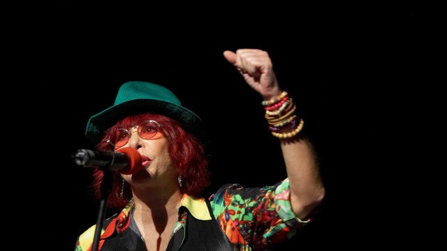 Rita Lee recebe alta hospitalar e vai para casa