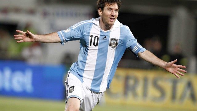 Messi faz 3 contra Curaçao e é 1º sul-americano a passar dos 100 gols em seleção