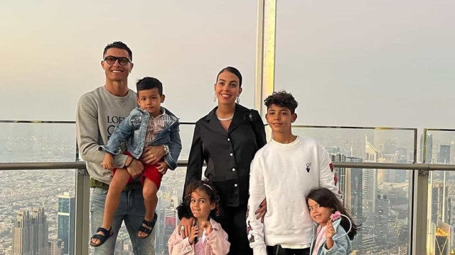 Nem Portugal ou Espanha! Filhos de CR7 usam camisa da seleção brasileira