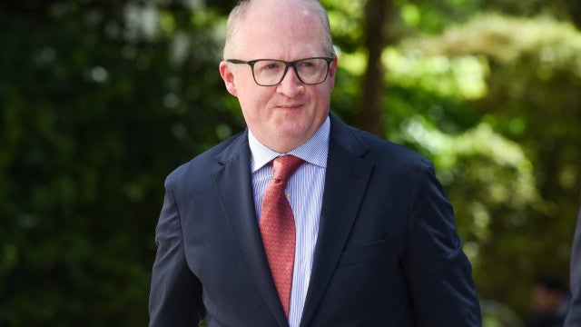 Philip Lane sugere que BCE deve elevar juros após reunião de março