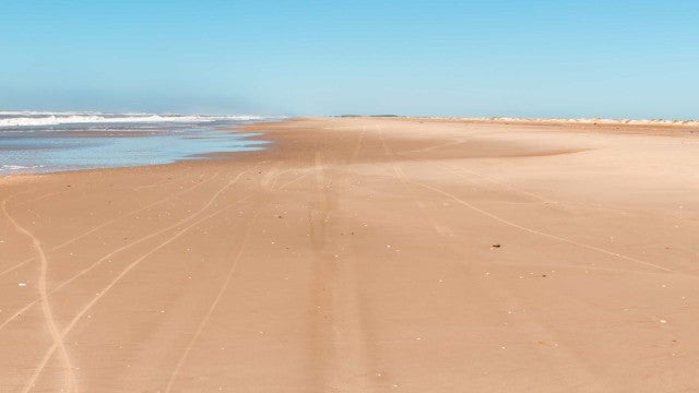 Justiça dá liberdade provisória a homem preso por arrastar menino em praia